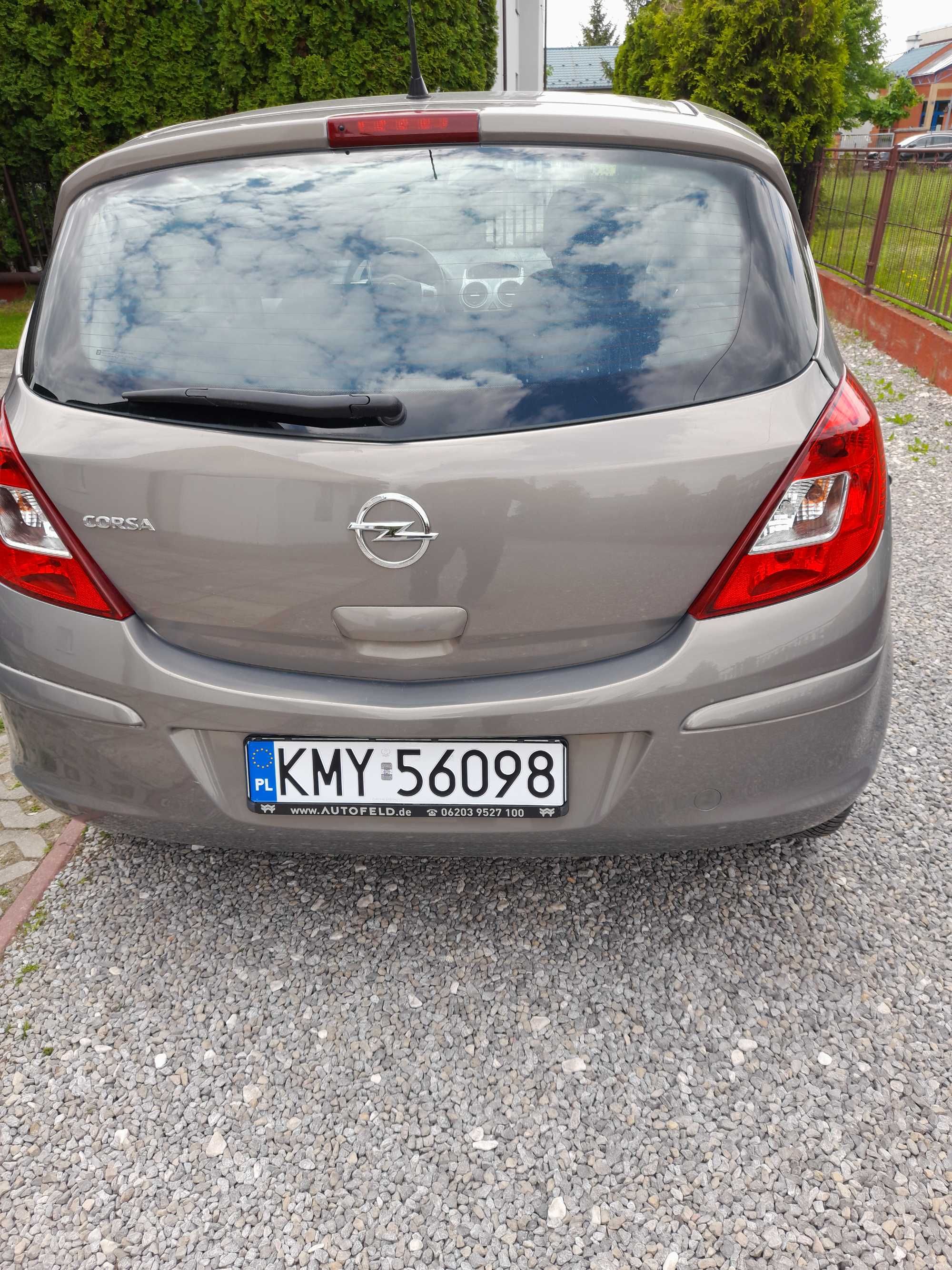 Sprzedam Opel Corsa 1.4 benzyna 2013r.