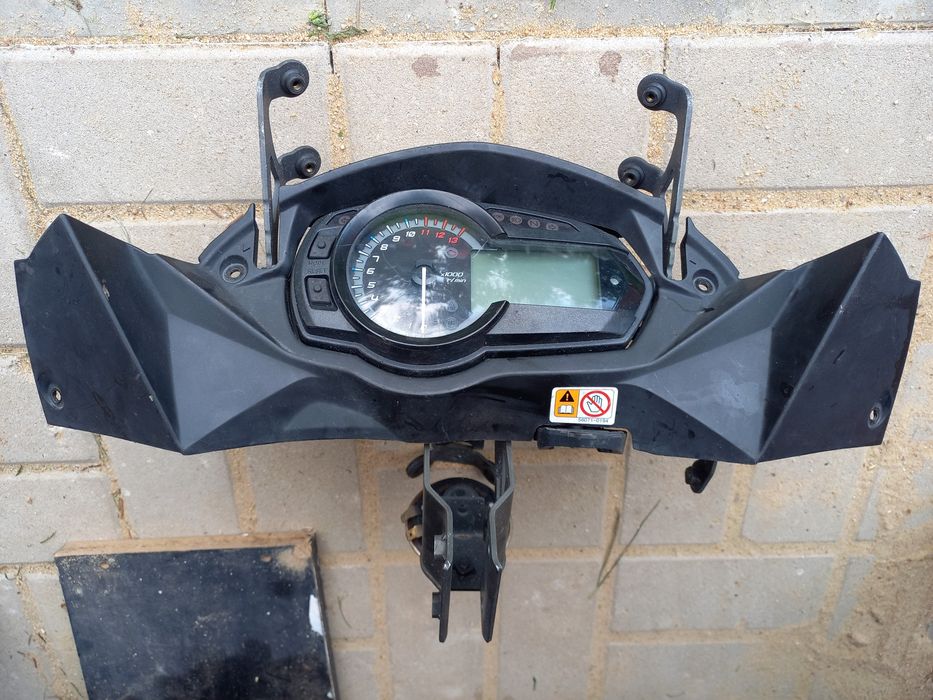 Kawasaki z1000sx 11-16 rama kolektory stacyjka przełącznik zegar moduł