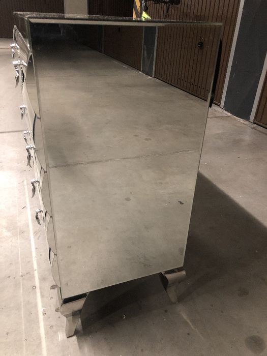 Komoda , szufladami styl nowoczesny *opis