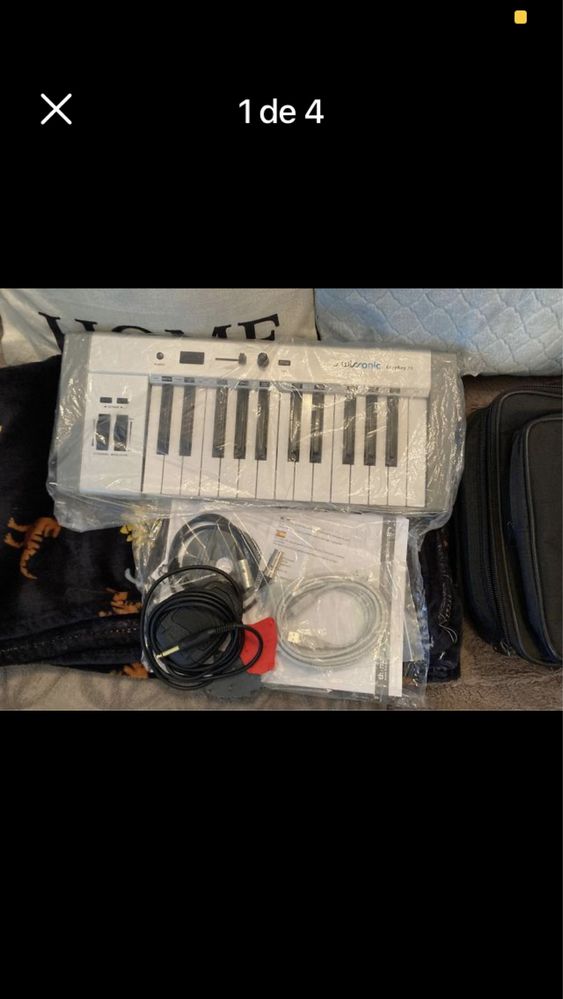 Vendo teclado MIDI novo em saco e cabos/papelada