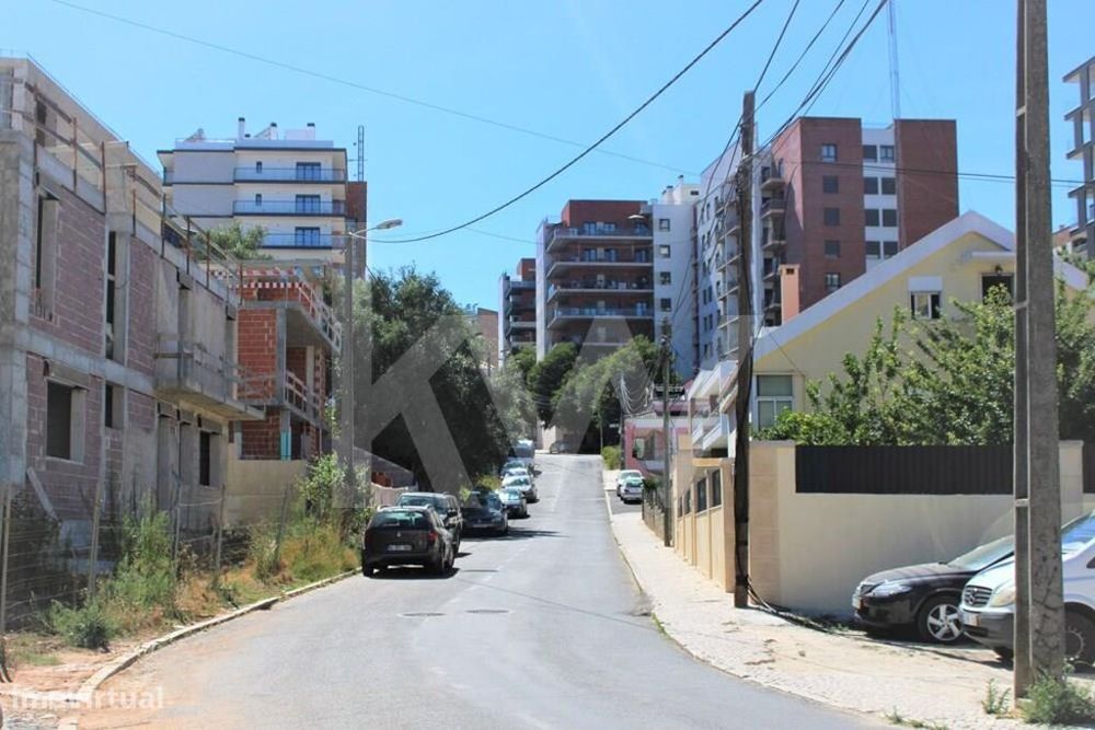 Terreno com PIP em apreciação perto das Colinas do Cruzeiro