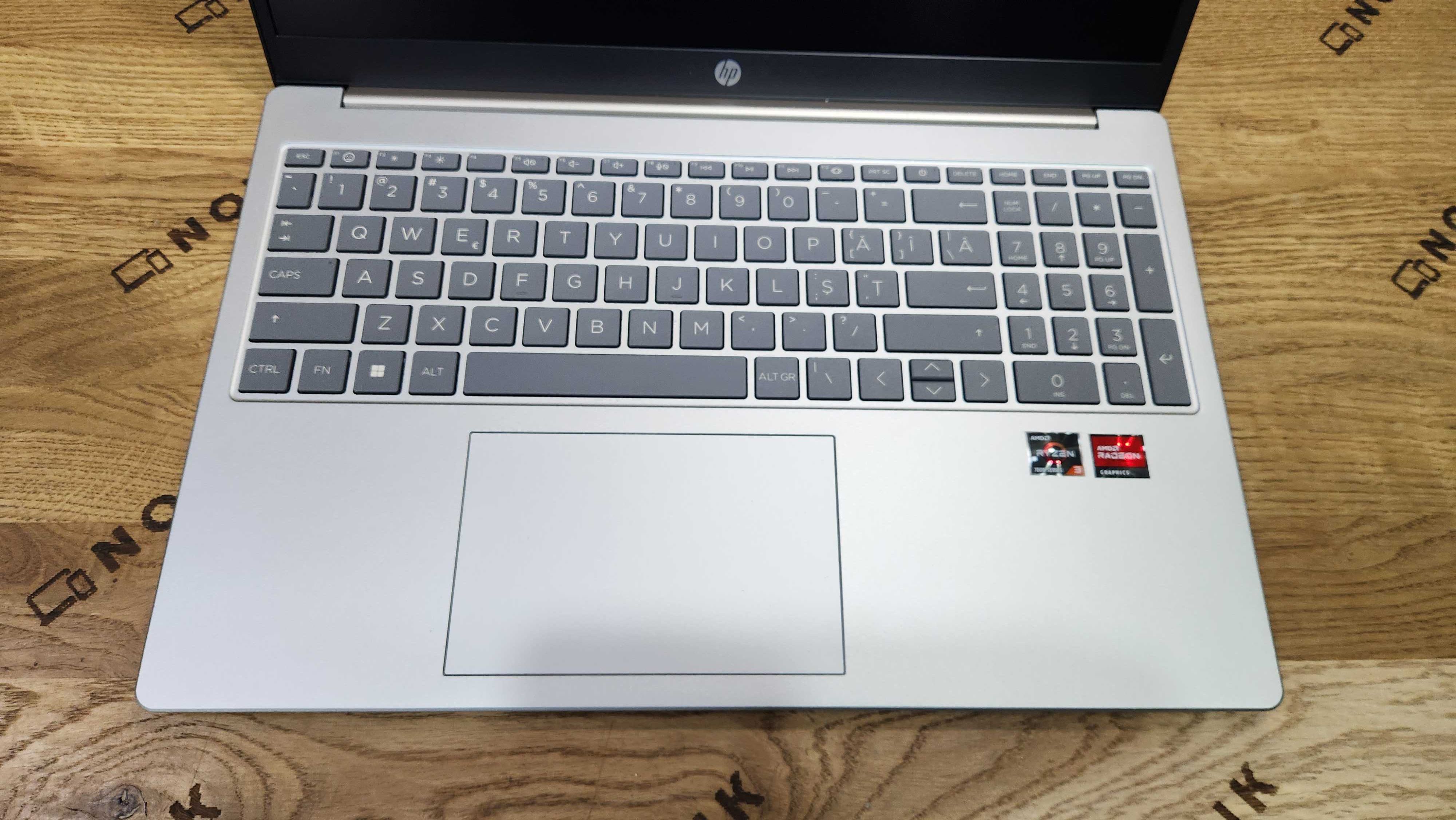Ультрабук HP Laptop 15-fc0031nq amd 3 7320U/8b/256ssd/FHD (НОВИЙ)