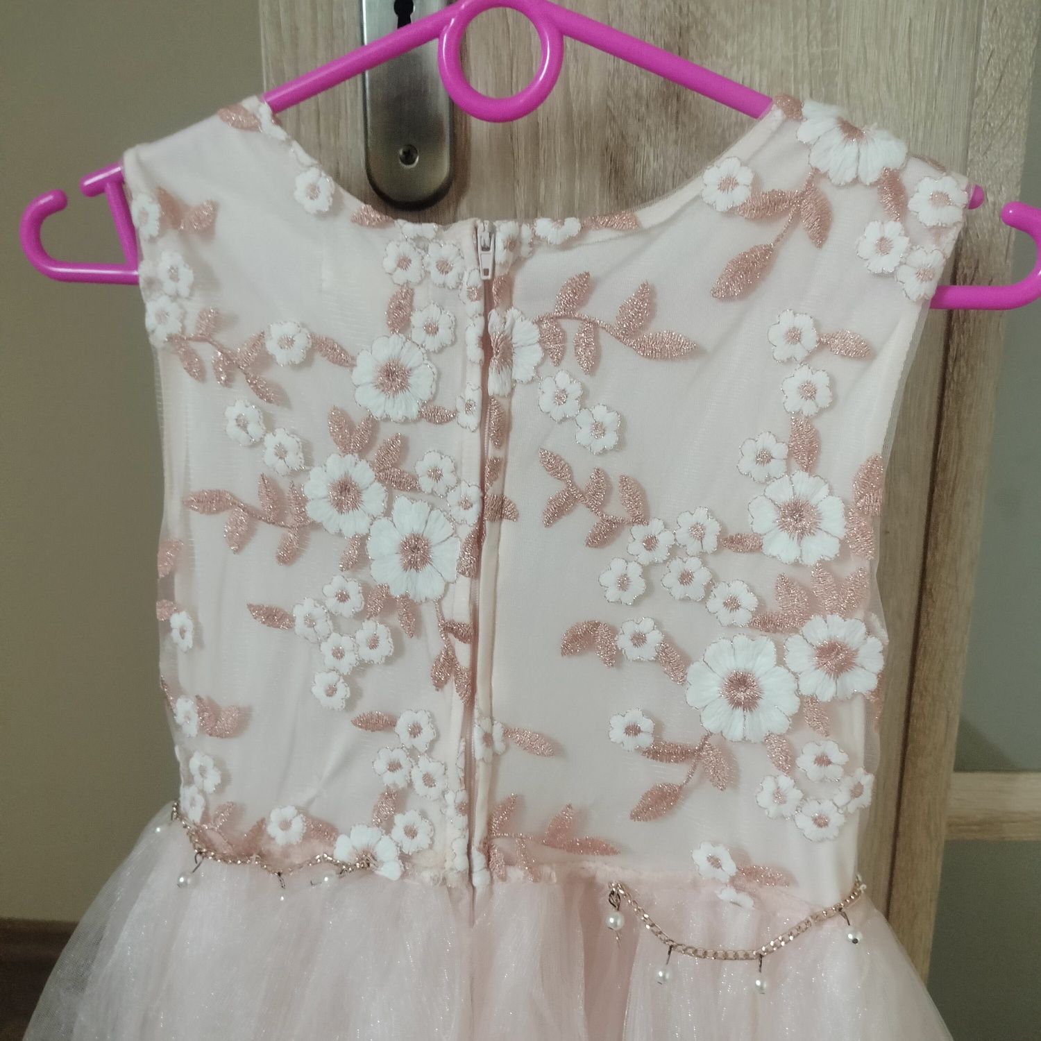 Sukienka elegancka dziewczęca tiul kwiaty btween 134 140
