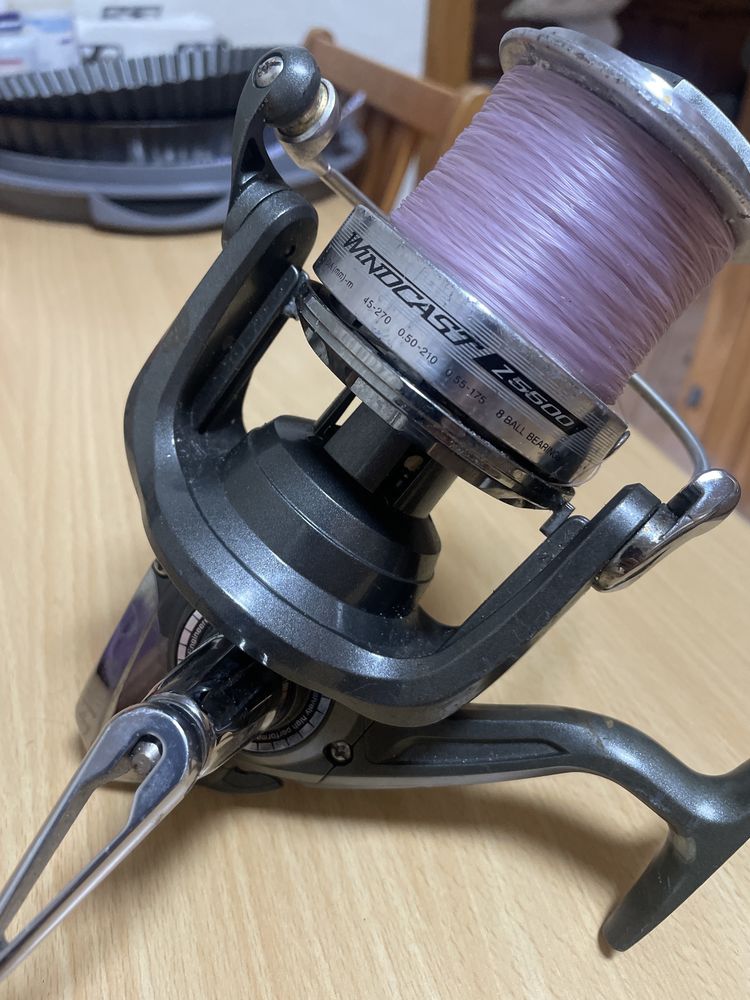 Carreto pesca Daiwa windcast z5500