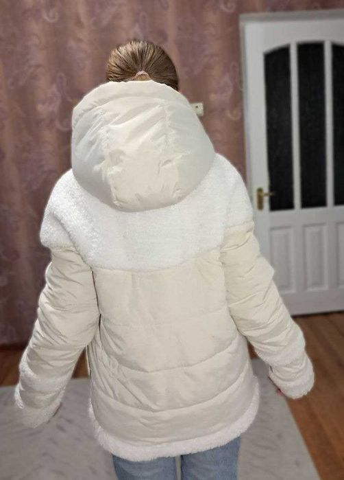 продам бежеву куртку