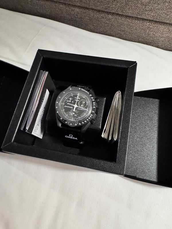 Swatch Snoopy Czarny zegarek bioceramiczny