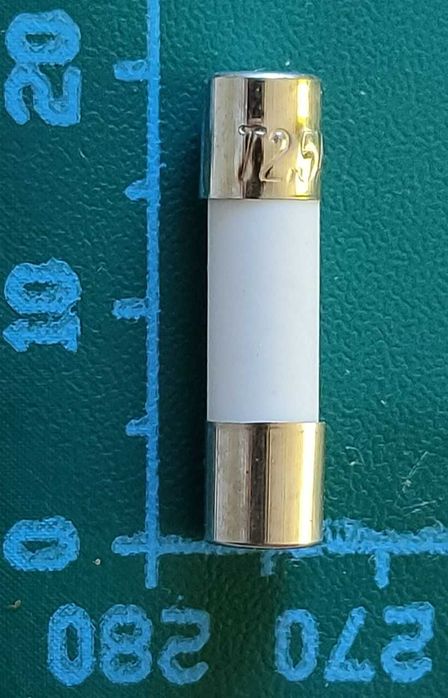 Bezpiecznik ceramiczny 2.5A 250V, zwłoczny, 20x5mm