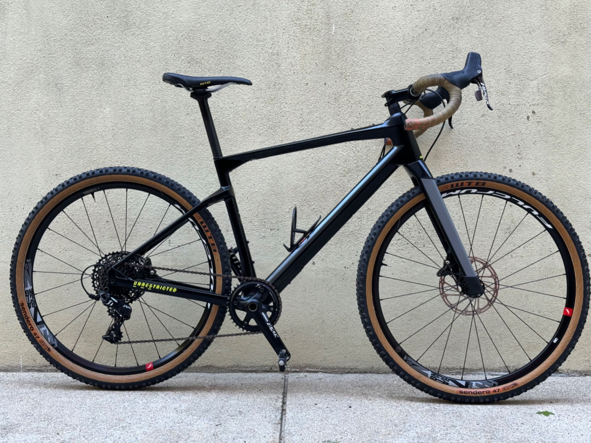 Bicicleta Gravel BMC URS ONE