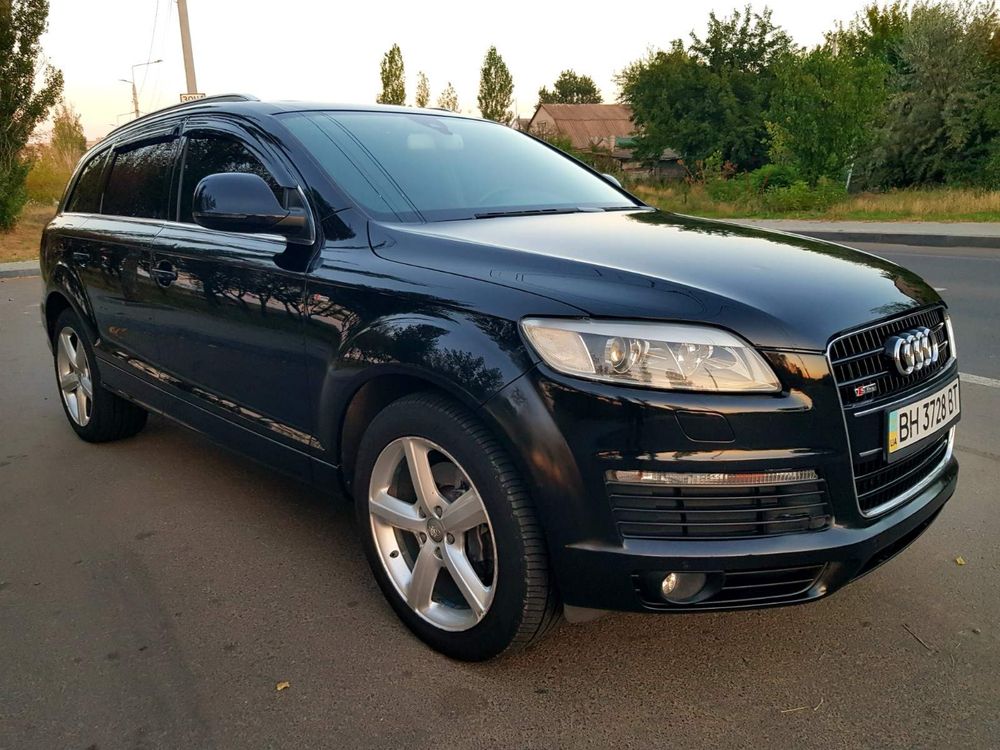 Ауди Q7 S-Line в отличном состоянии