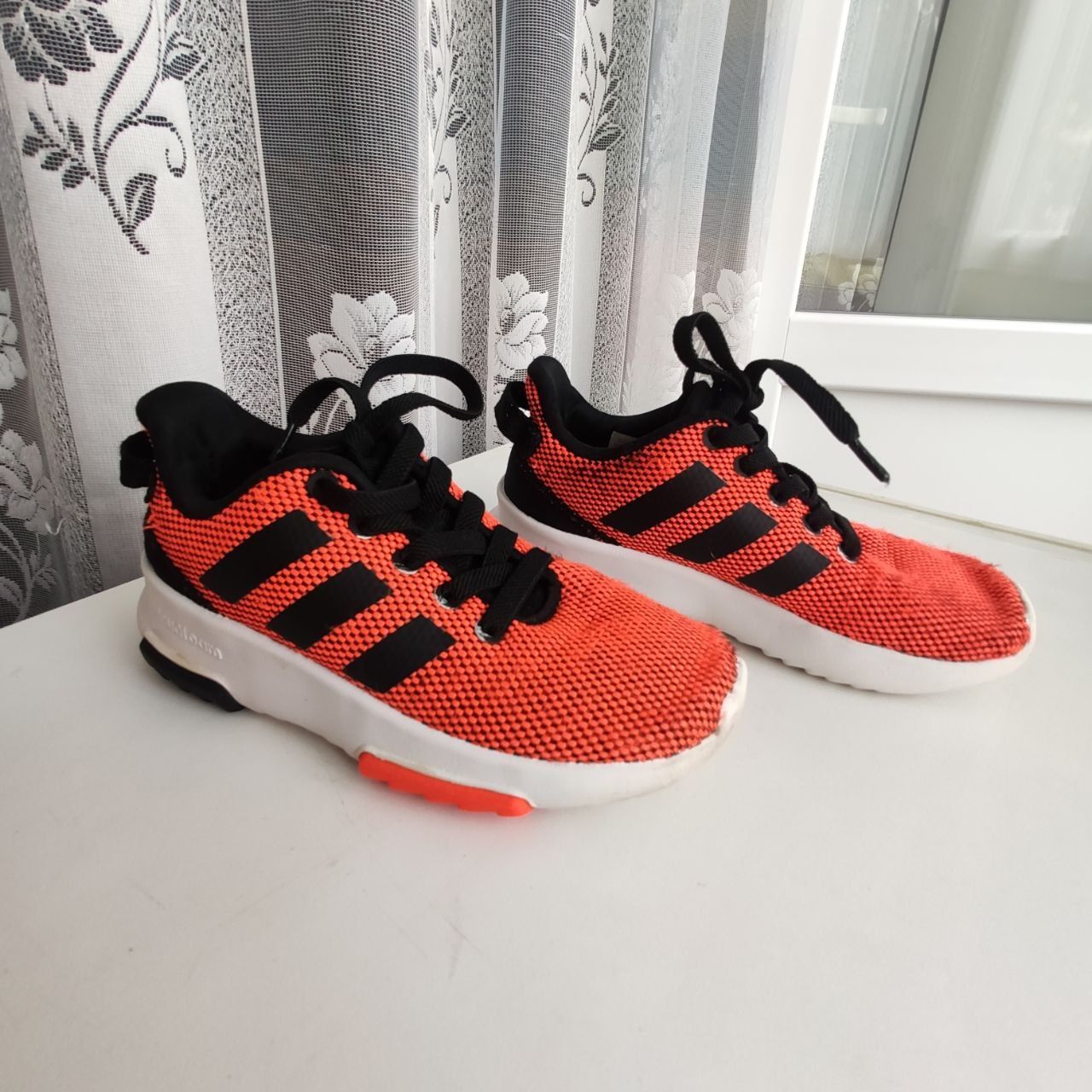 Кросівки Adidas 28 розмір
Устілки 18 см.