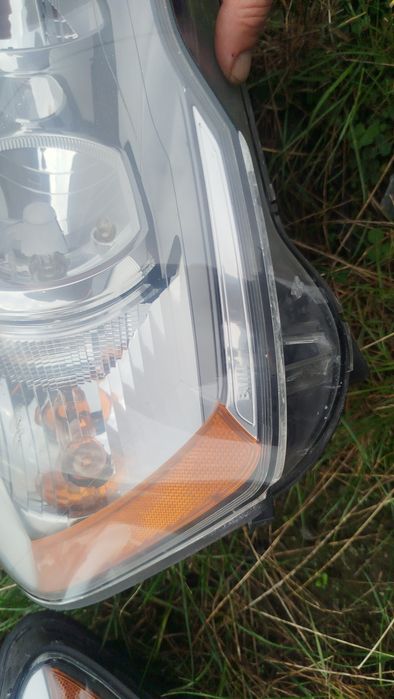 Продам фару до х3  f 25ресталінг праву в нормальному состоянії