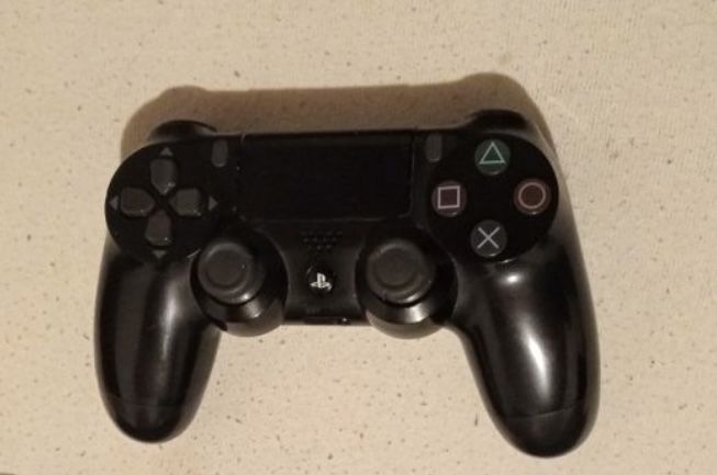 Vendo ps4 como nova