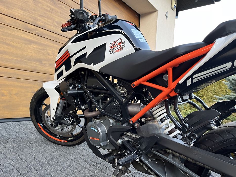 KTM Duke 125cm3 (bialy-2019 rok/ bezwypadkowy). Przeglad do 07/2026