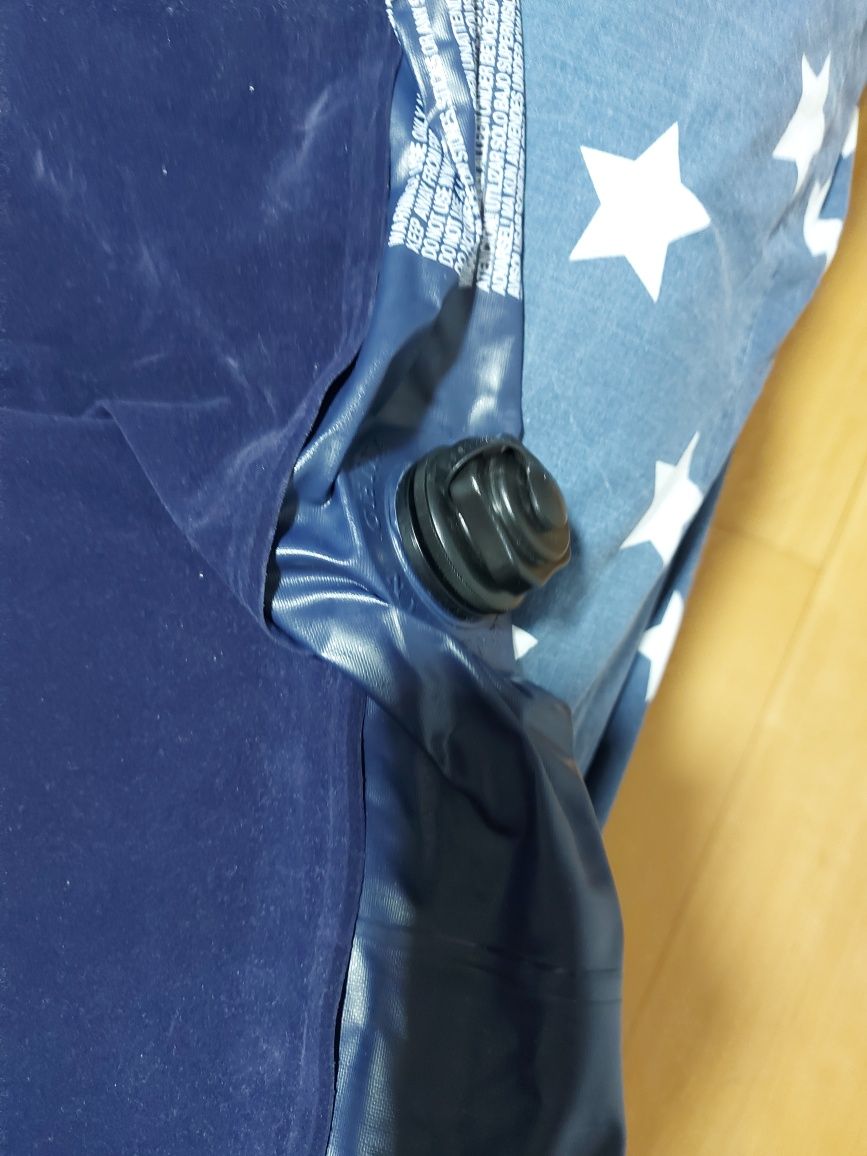 Colchão insuflável e bomba