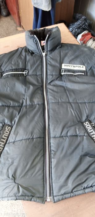 Продам зимнюю куртку мужскую.