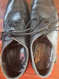 Sapatos botas usadas