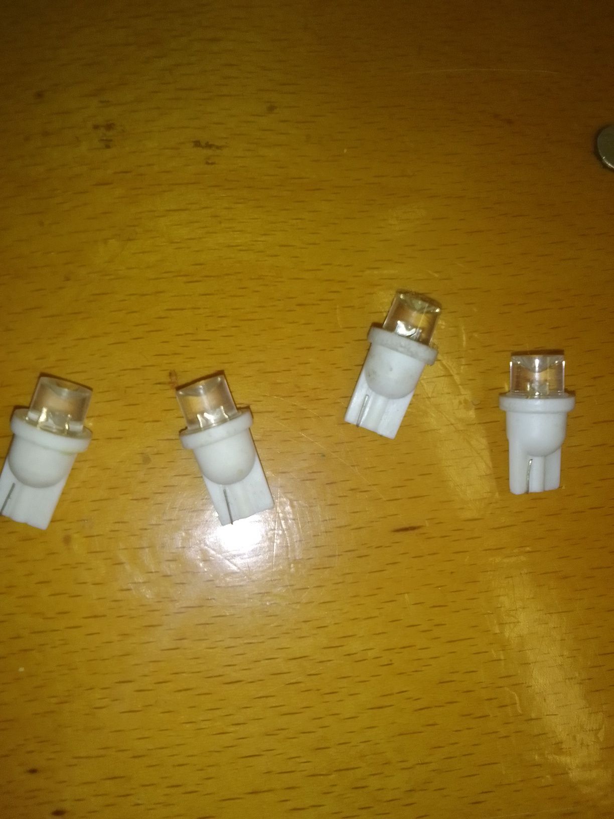 Żarówki LED 4 sztuki 12v