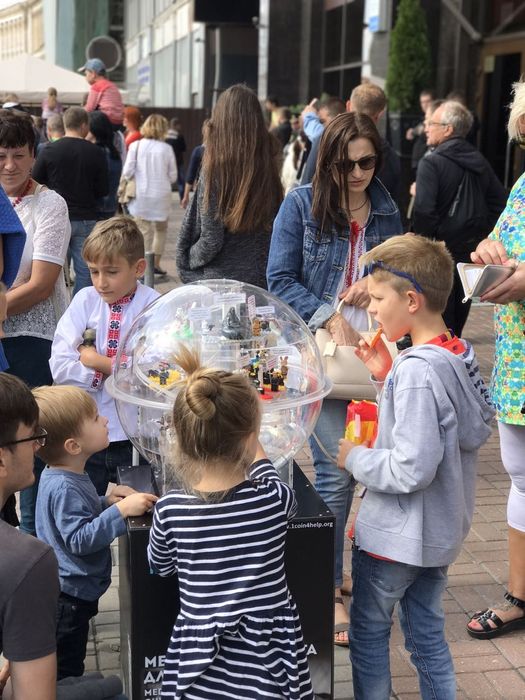 Унікальні сфери для благодійної організації