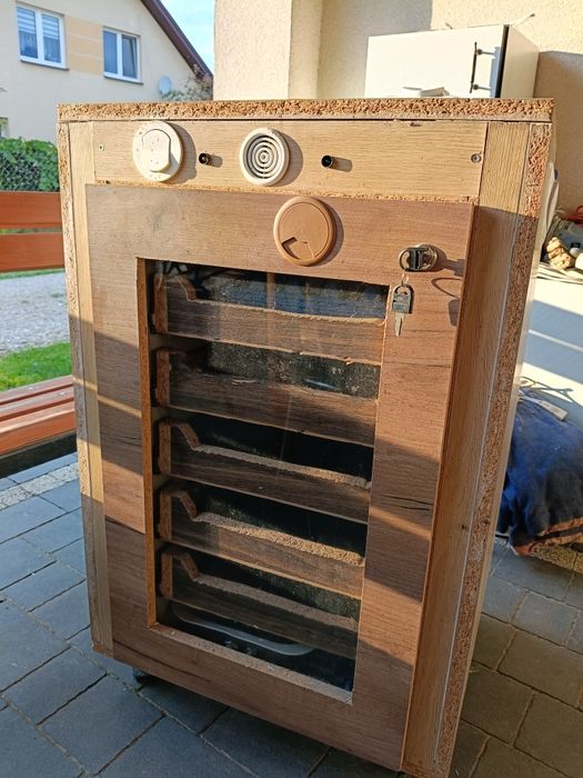 Inkubator na 150 jaj