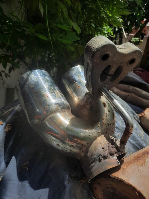 Ponteira de escape dupla