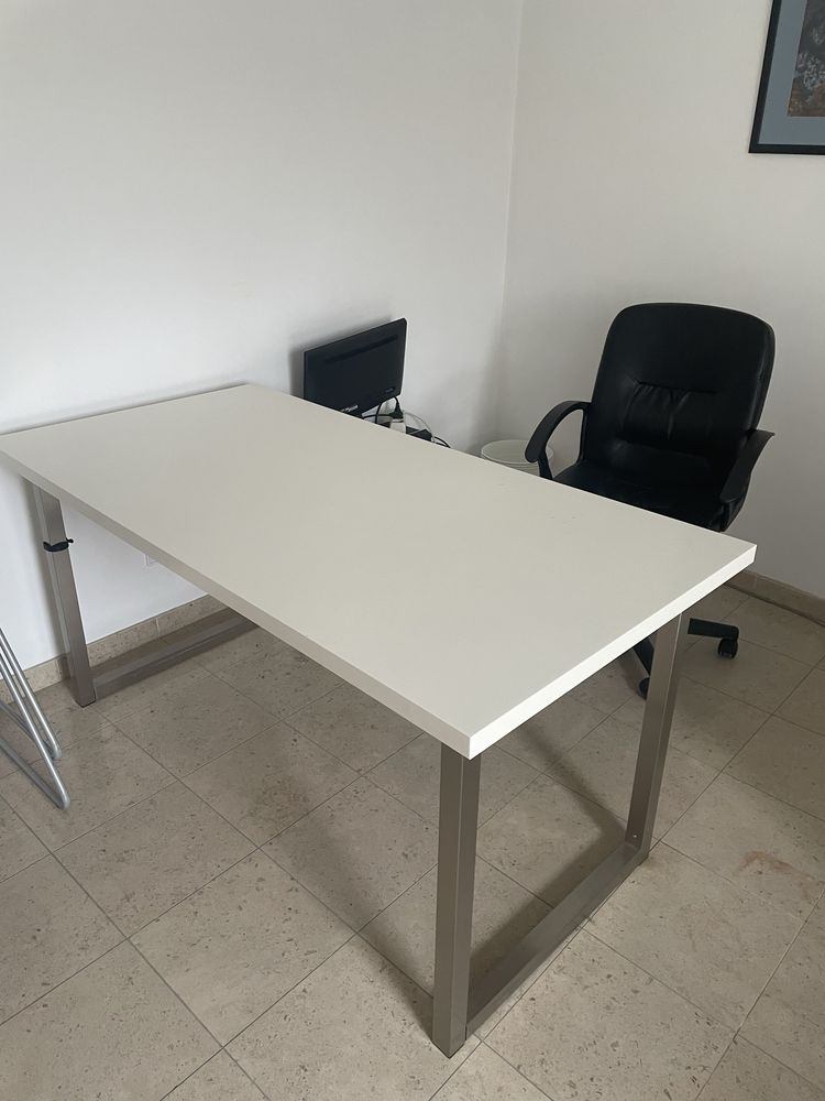 Secretaria/mesa e cadeira de escritorio do Ikea