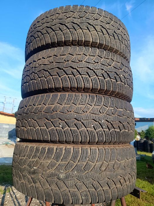 Opony zimowe Nokian 225/70R15C z 2022r