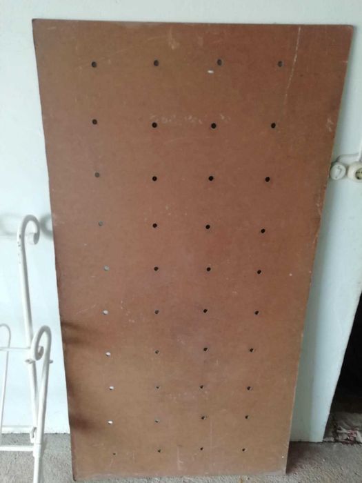 Cama de ferro antiga de corpo e meio com estrado em bom estado