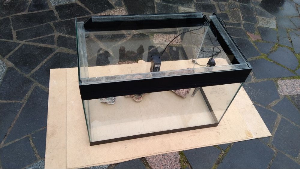 Продам акваріум на 100 л.