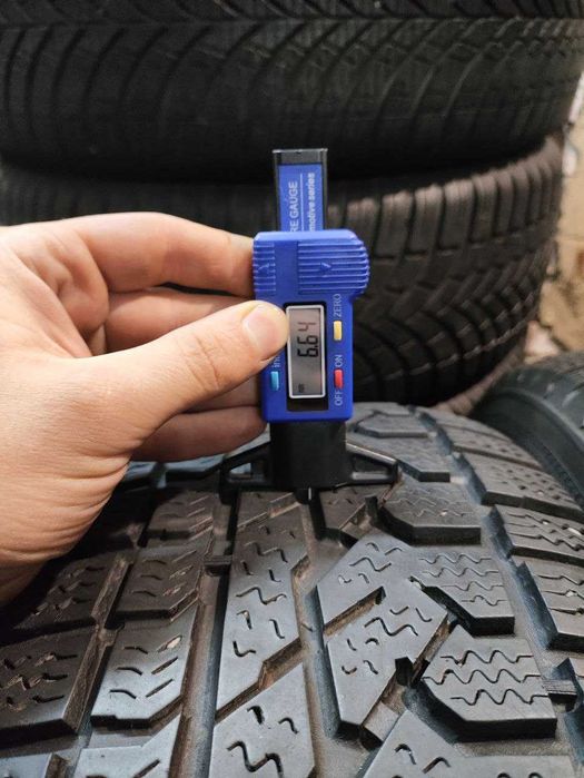 Шини резина зима 235/65 R17 Kumho I`Zen RV