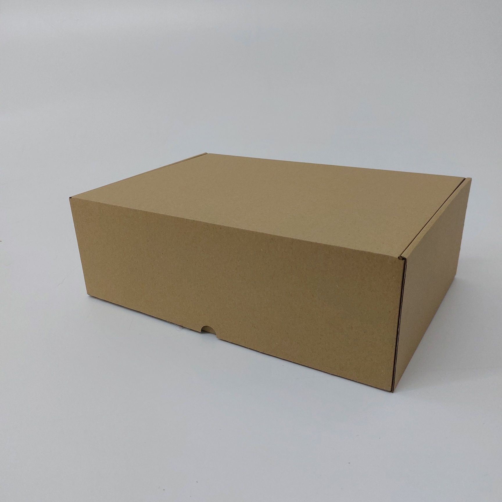 Caixas de cartão montagem rápida (C- 37cm L-25cm A-12cm)