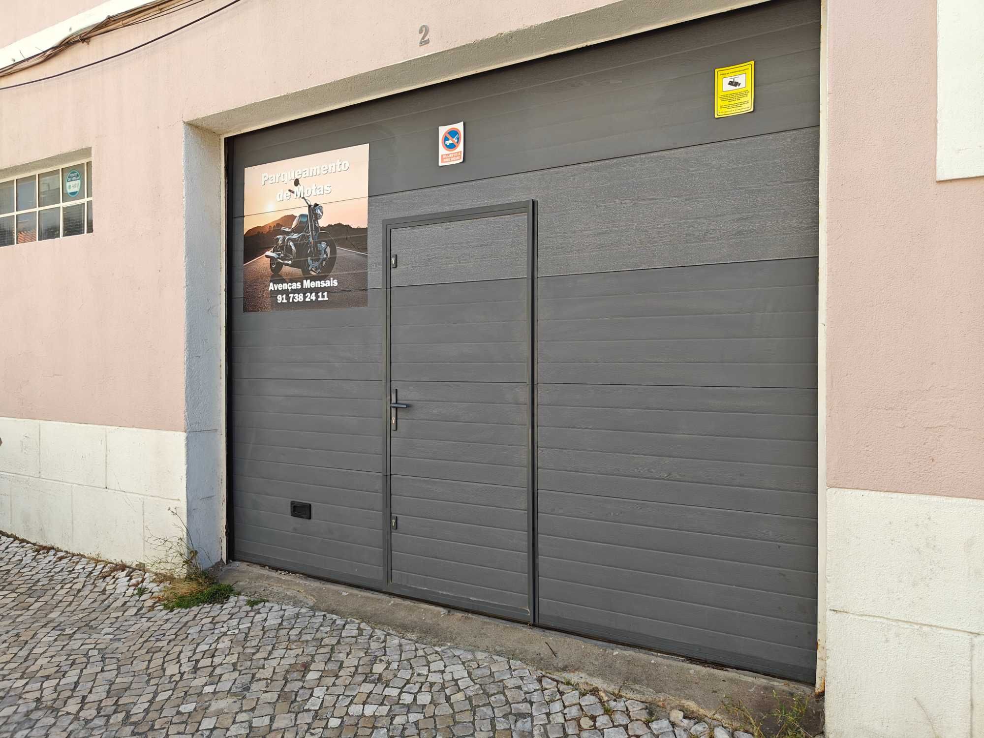 Lugar de Estacionamento para Motas em Garagem junto ao Lidl do Feijó