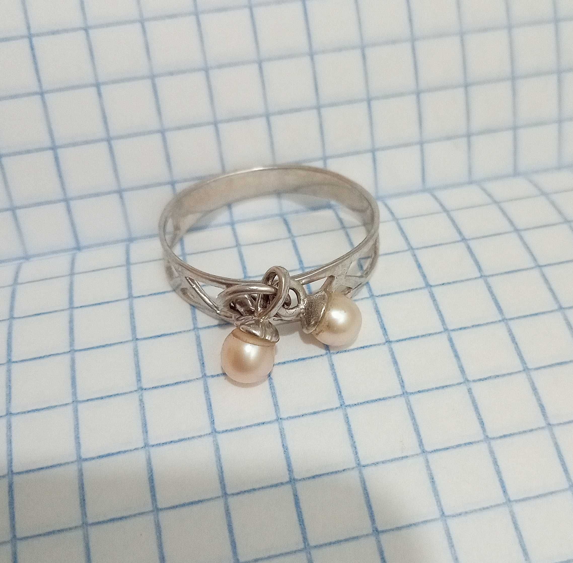 Кольцо колечко перстень  серебро 925 проба. Жемчуг. Размер 18