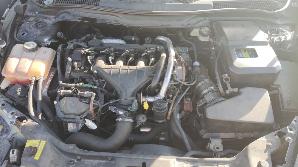 Volvo V50 2.0D 136cv Turbo Diesel 2005

Vendido como um todo, e não em