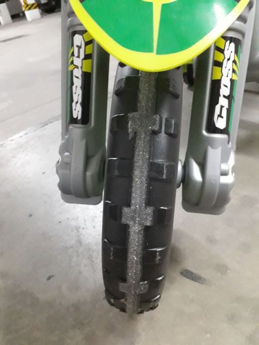 Mota eletrica criança