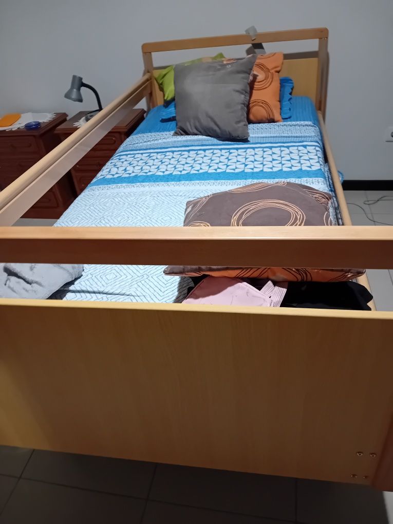 Cama articulada como nova