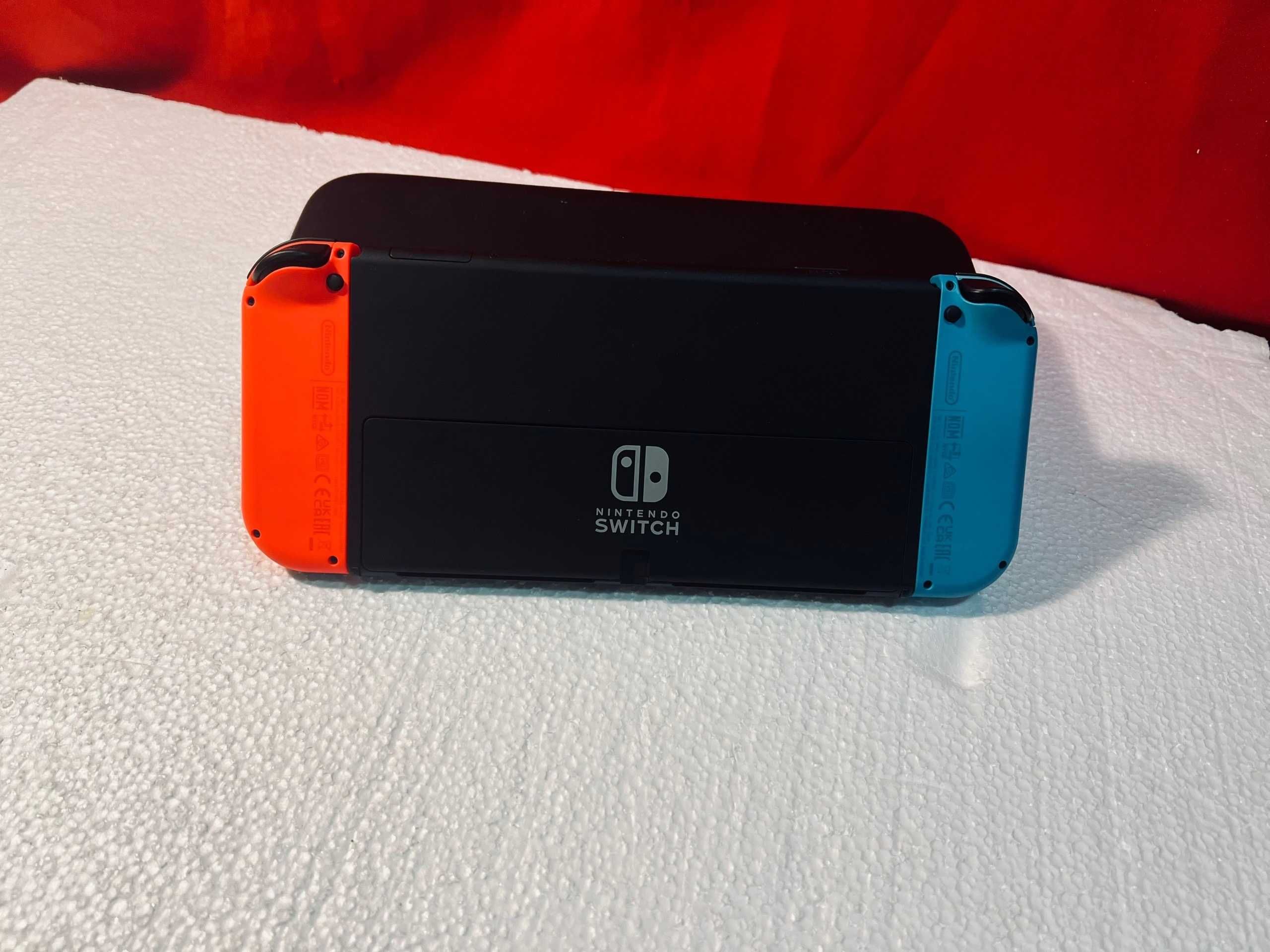 Приставка Nintendo Switch OLED