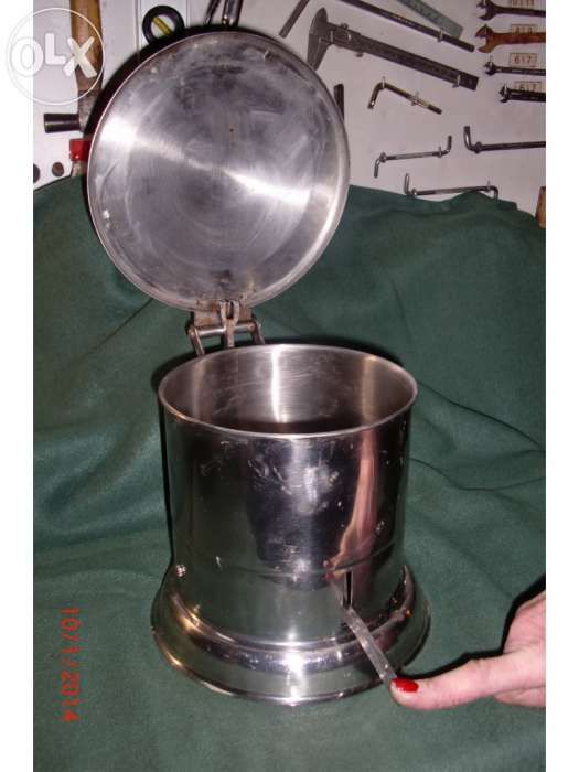 Escarrador cuspidor antigo em inox