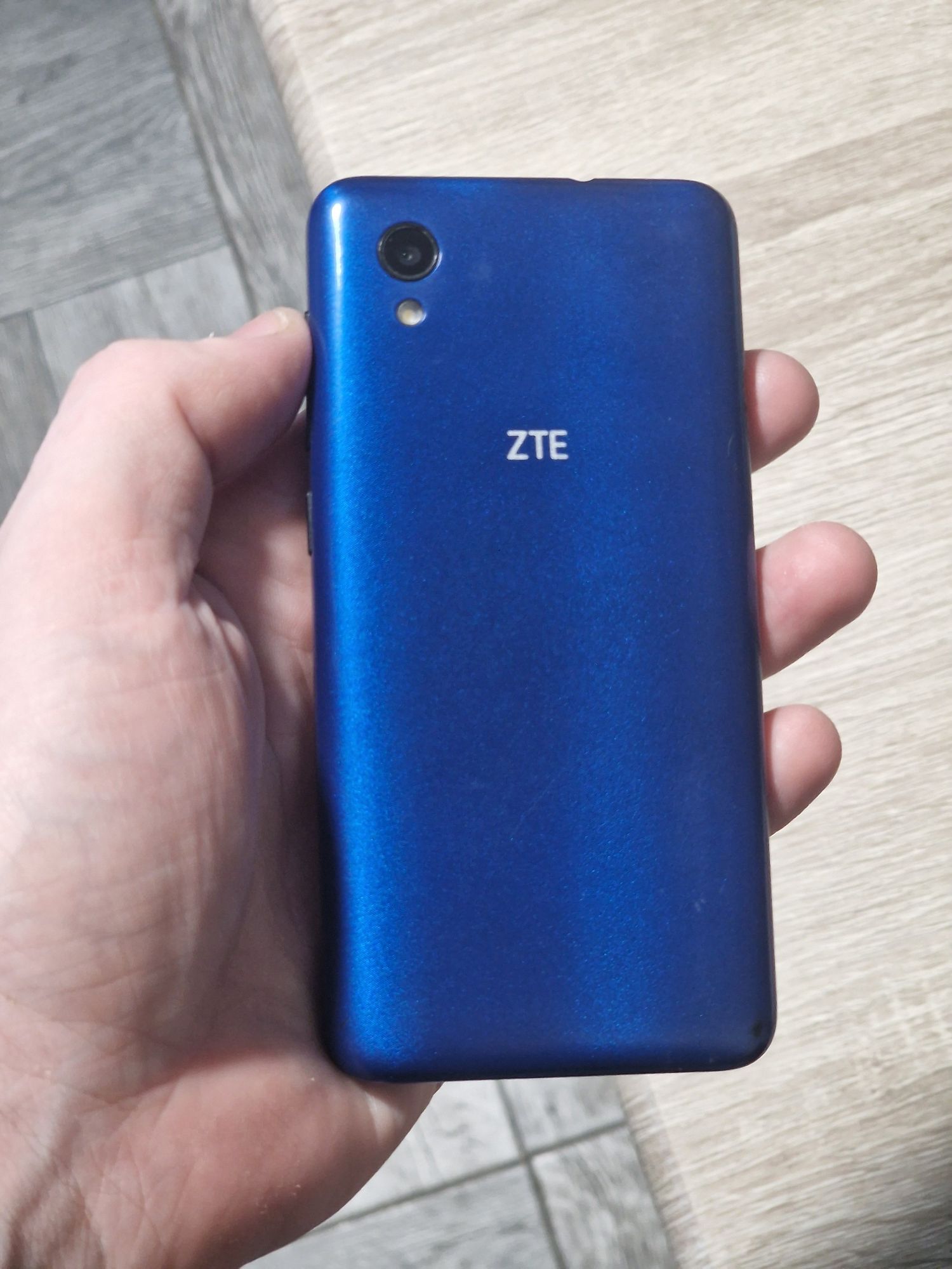 ZTE blade L8 16Gb