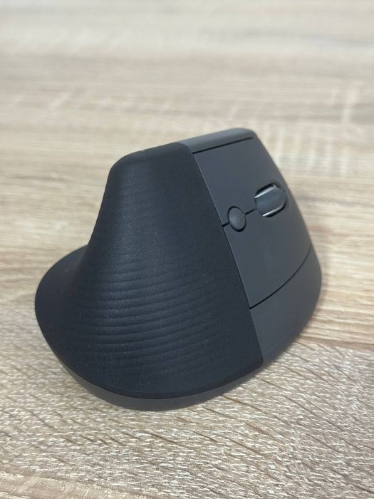 Бездротова миша Logitech Lift Ergonomic Vertical Graphite (910-006473)