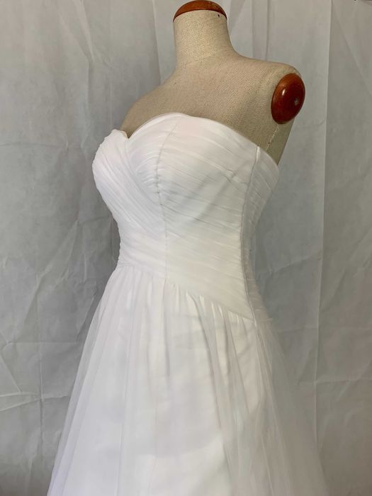 Romantyczna lekka nowa suknia ślubna 38 M linia A z trenem cottagecore