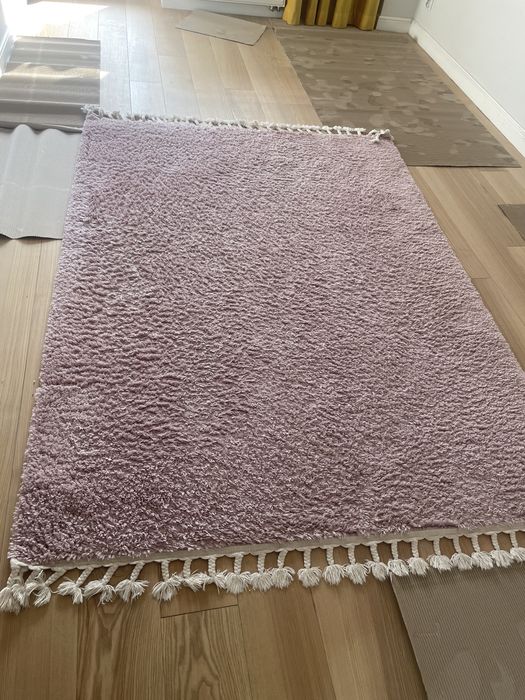 Sprzedam dywan pudrowy róż