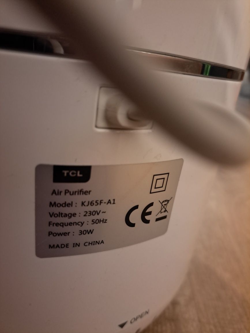 Oczyszczacz powietrza TCL KJ65F jak nowy z folią