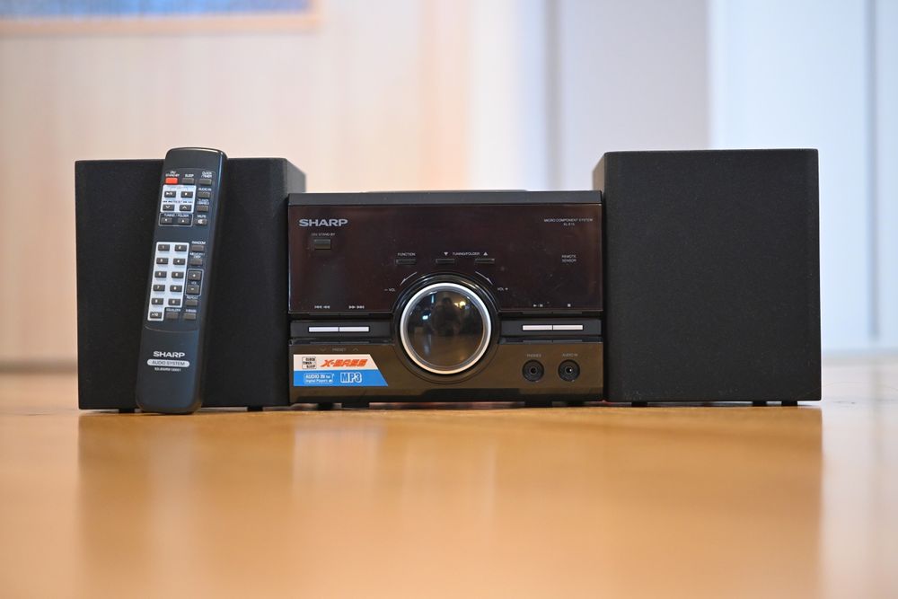Wieża Sharp XL-E15H z Pilotem – AUX, Radio (Uszkodzone CD)
