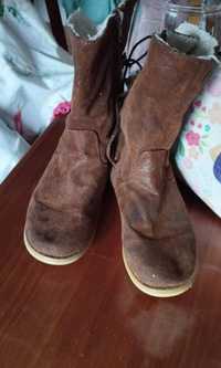 Botas castanhas nº 32