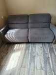Sofa dwuosobowa w dobrym stanie.