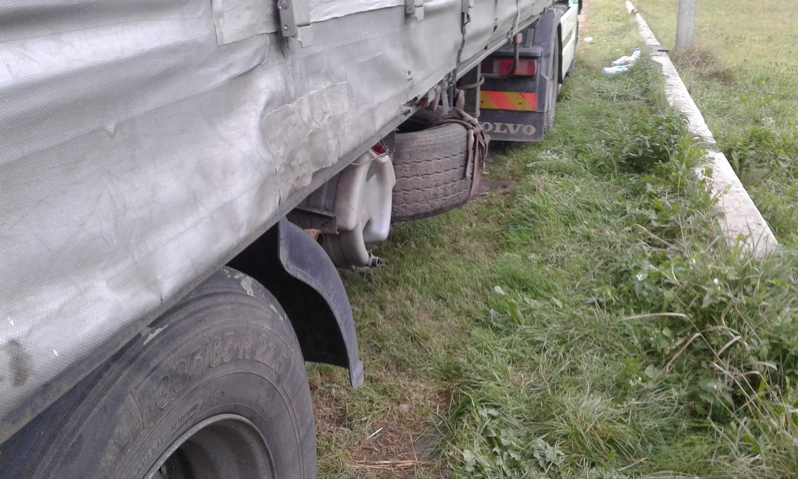 Продам бортовий напівпричіп