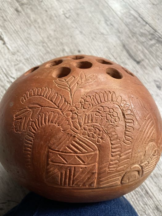 Ceramiczna etno ikebana , sygnowana z numerem