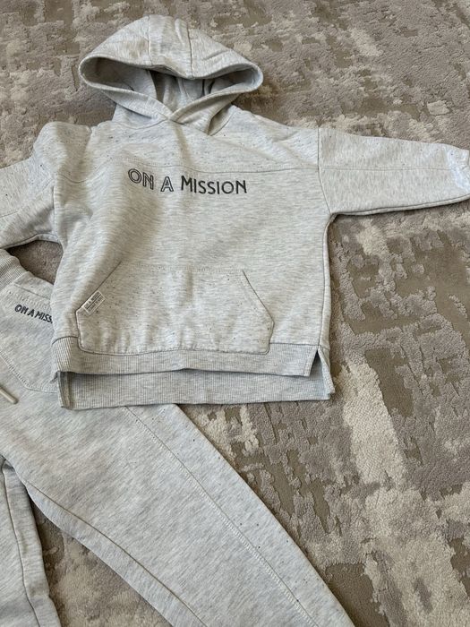 Продам дитячий костюмчик