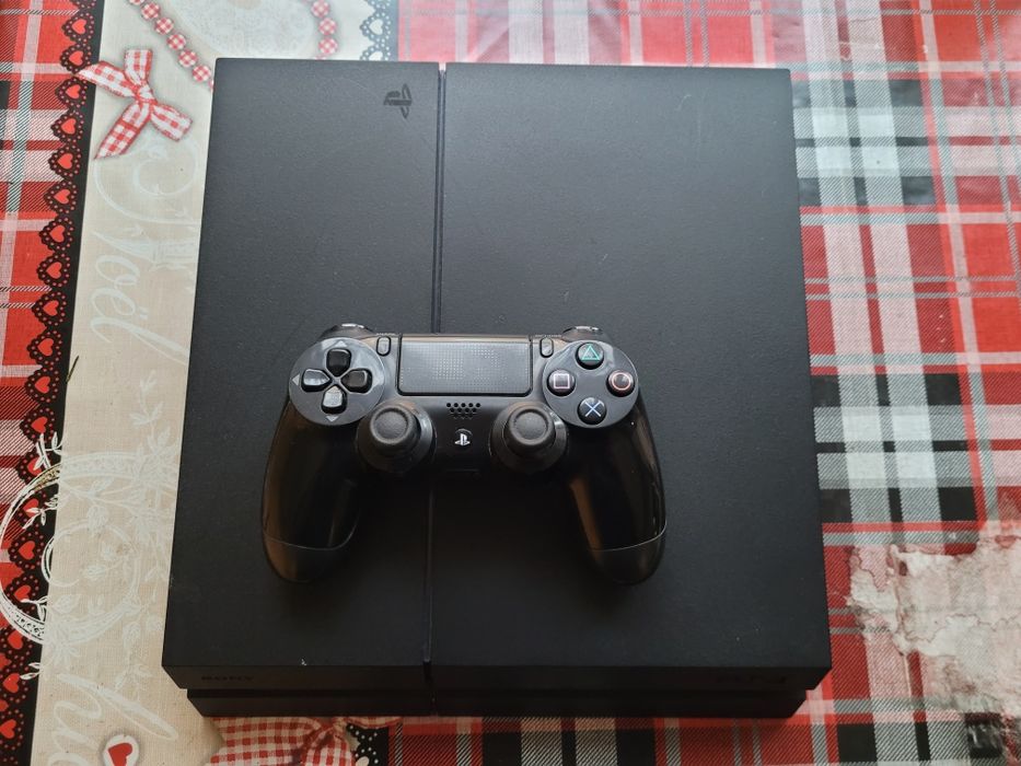 Konsola PS4 FAT 1tb 9.60 GoldHen + pad