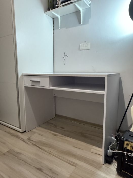 biurko białe z szufladą i półką 100x59cm